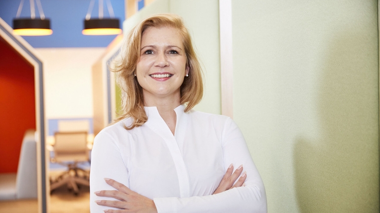 Julia Schempp bringt als Corporate Sustainability Officer der Endress+Hauser Gruppe die nachhaltige Transformation voran.