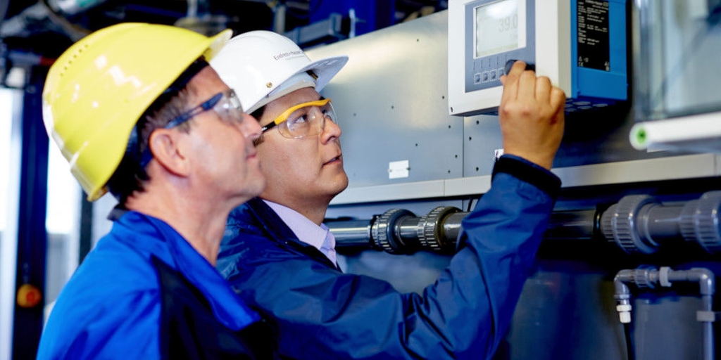 Water monitoring with analysis panel solution. Water monitoring with analysis panel solution.