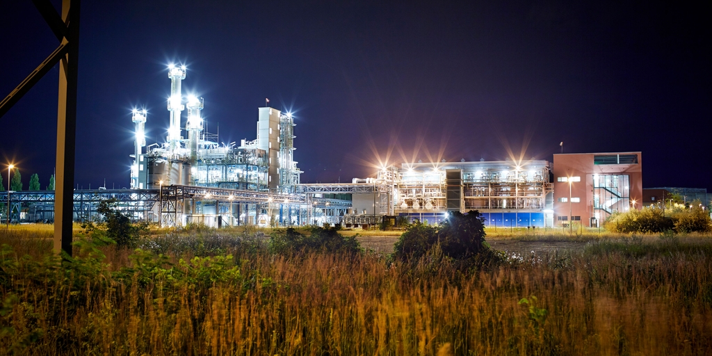 Chemiewerk bei Nacht Chemiewerk bei Nacht