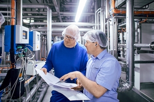 Kalibrierexperten bei der Arbeit in einer Molkerei