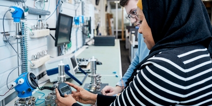 Im Dreiländereck sind im Ausbildungsjahr 2023 180 neue Talente zu Endress+Hauser dazu gestossen.